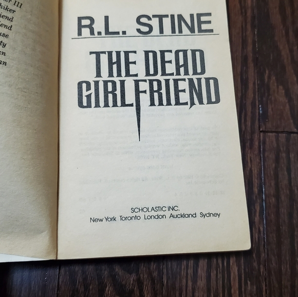 The Dead Girlfriend by R.L. Stine - Picture 3 of 3